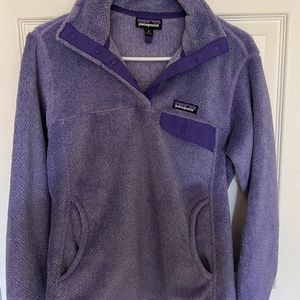Patagonias women’s fleece pullover